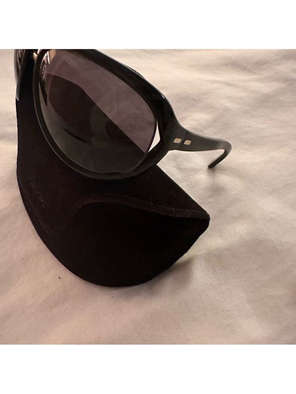 T O M F O R D Black Sunglasses with Case - Picture 3 of 5
